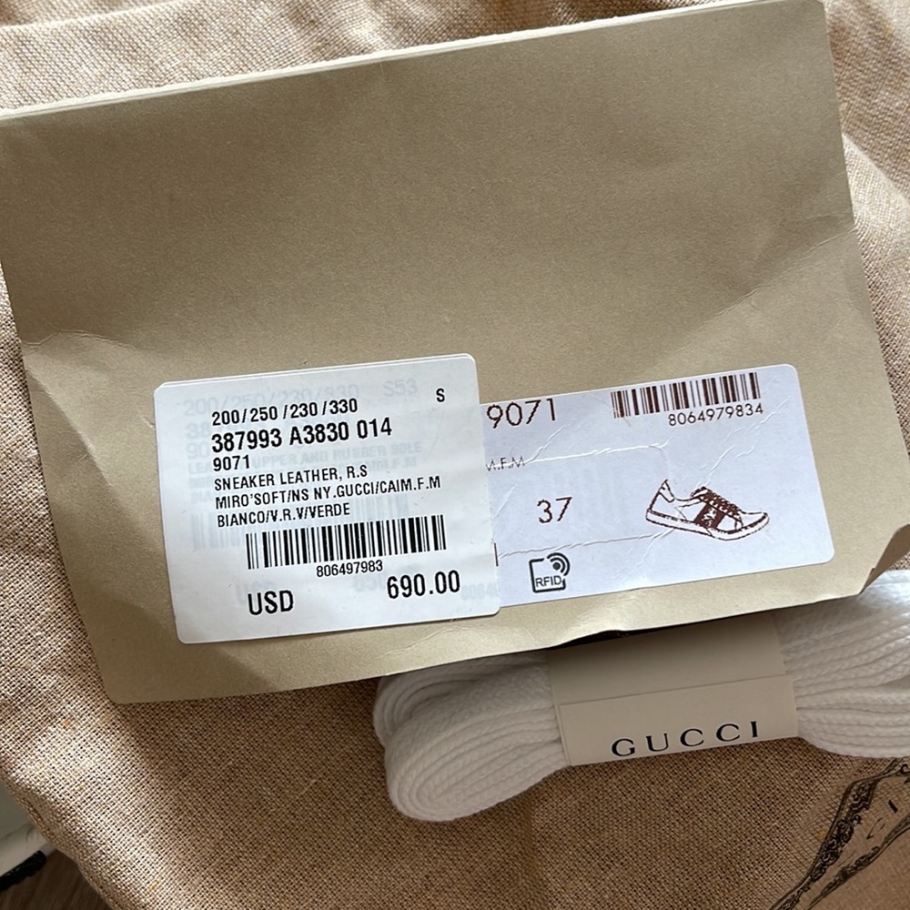 Women’s Gucci Leather Sneaker - Picture 10 of 10